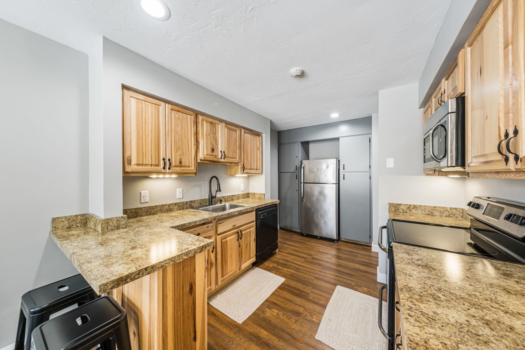 2696 Lake Shore Road, Unit 106 Gilford, NH 03249 - Photo 11 of 40