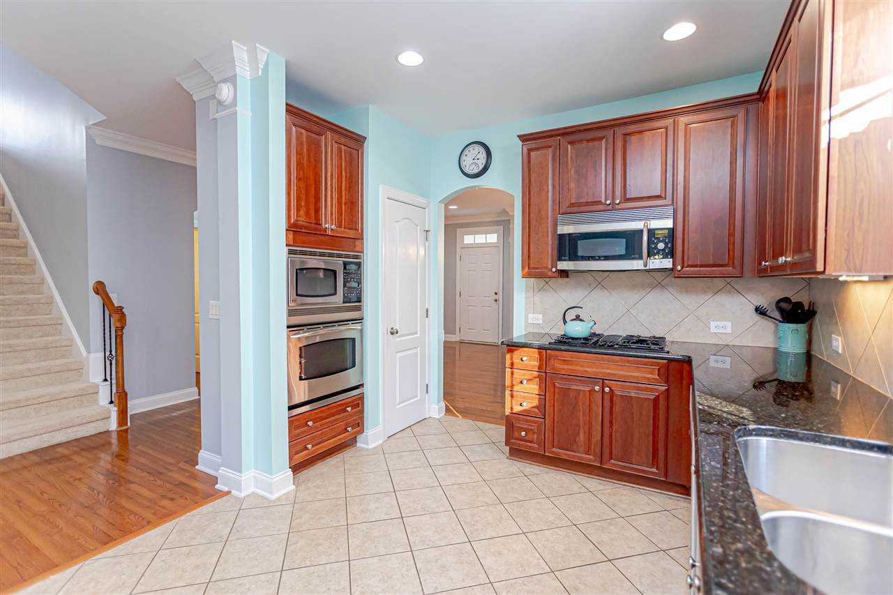 10141 Darling Street Raleigh, NC 27613 - Photo 9 of 30 Kitchen