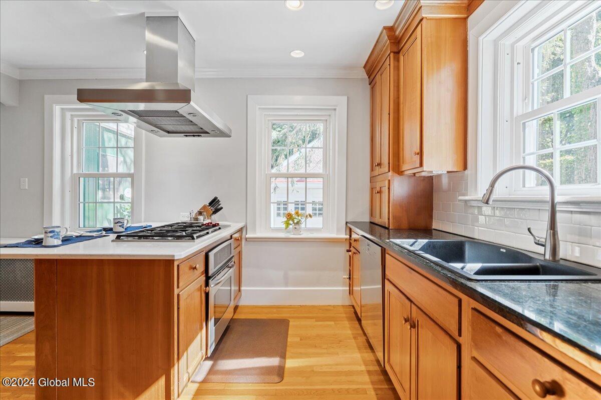 7 Westover Road Troy, NY 12180 - Photo 12 of 33 76-7 WESTOVER RD-19