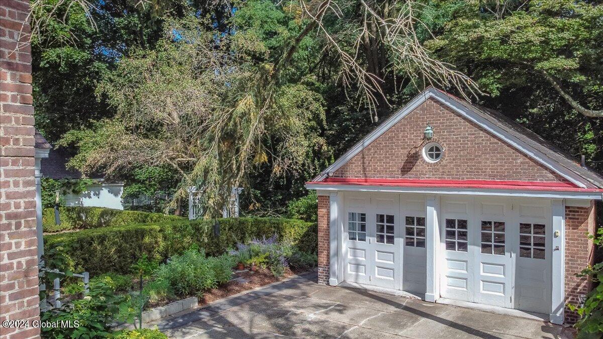 7 Westover Road Troy, NY 12180 - Photo 27 of 33 08-7 Westover Rd-8