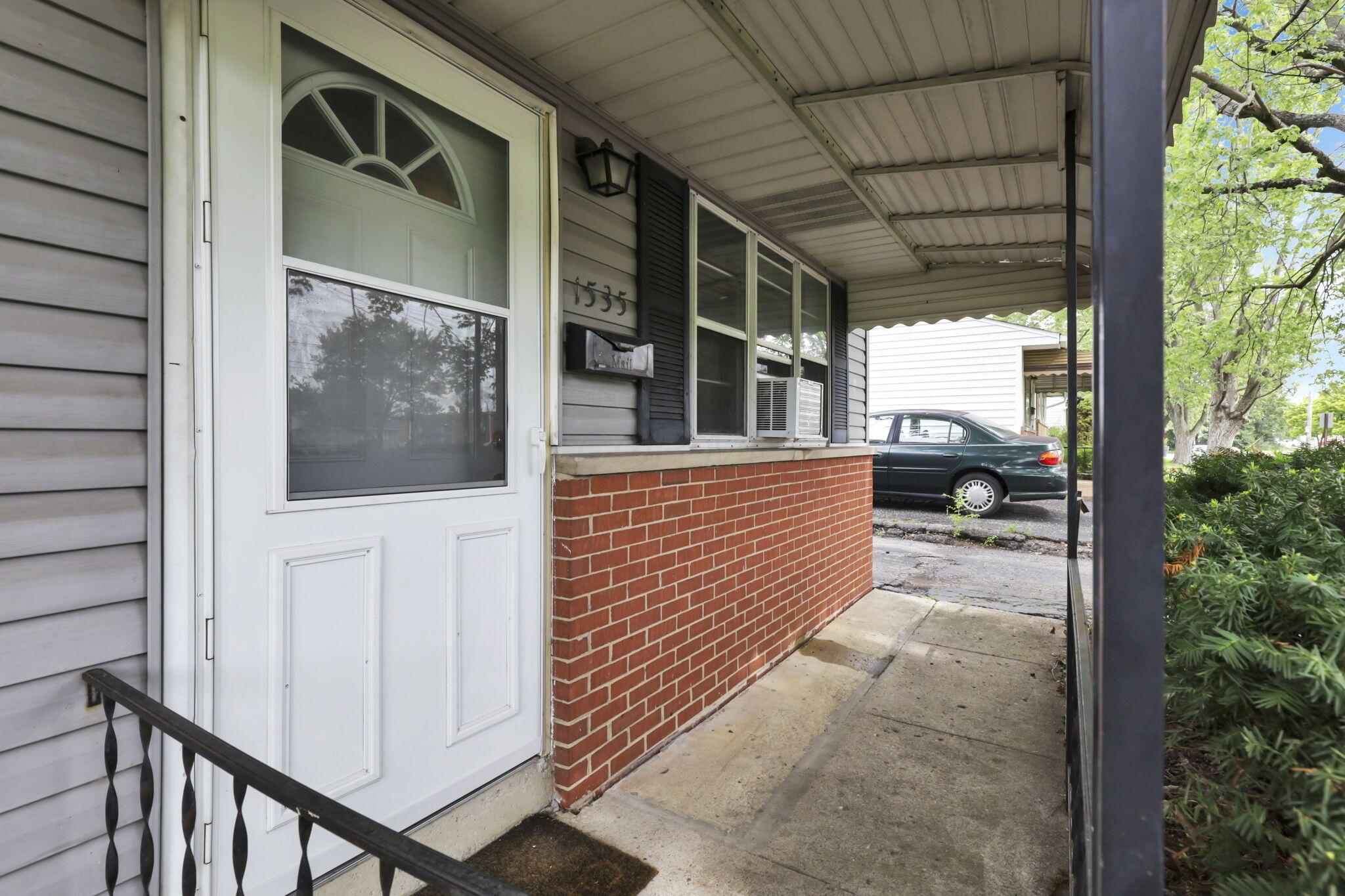 1535 South Hamilton Road Columbus, OH 43227 - Photo 6 of 40 6-web-or-mls-IMG_7255