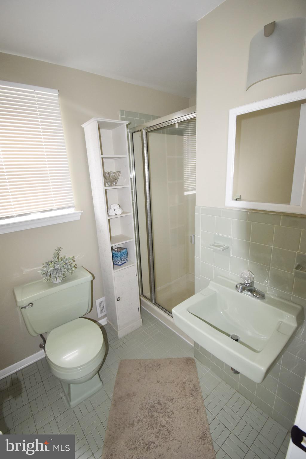 752 Wyngate Road Somerdale, NJ 08083 - Photo 12 of 20 Master bathroom w/ shower