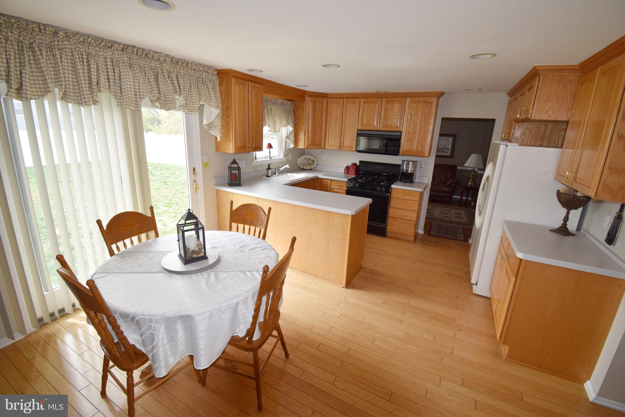 752 Wyngate Road Somerdale, NJ 08083 - Photo 5 of 20 Eat in kitchen
