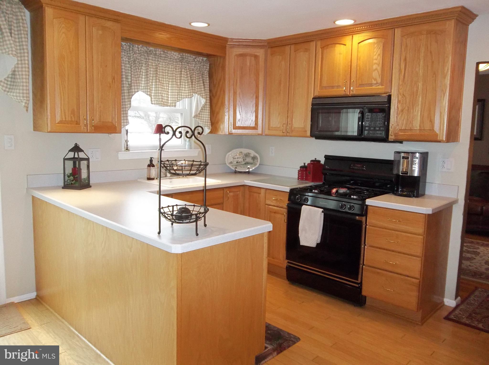 752 Wyngate Road Somerdale, NJ 08083 - Photo 7 of 20 Kitchen upgraded cabinets, gas range