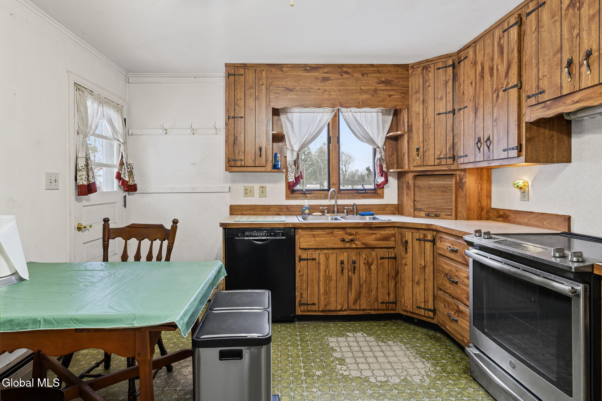 291 Sheer Road Sand Lake, NY 12018 - Photo 5 of 37 1000003961