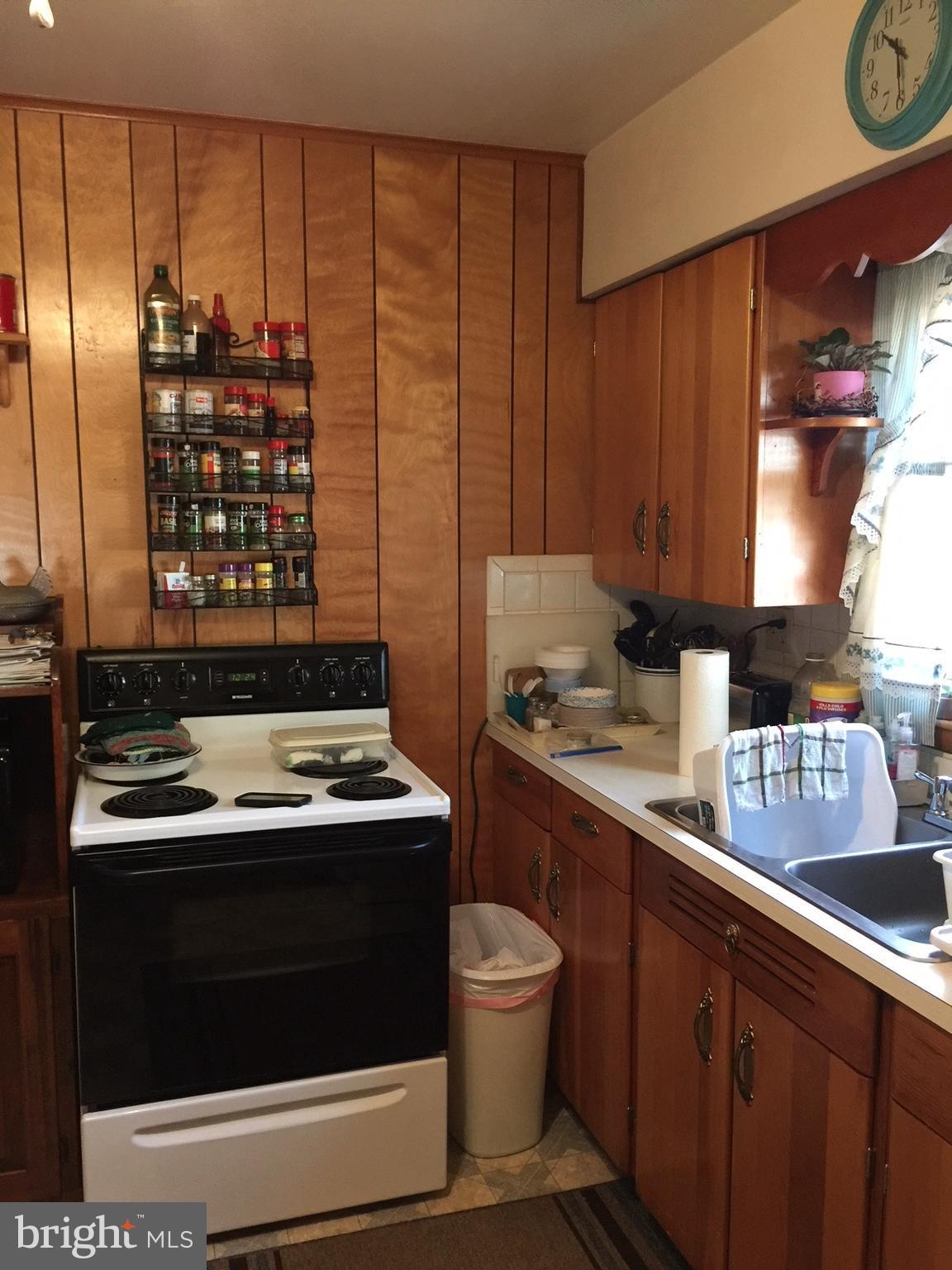 329 Wakefield Road Hagerstown, MD 21740 - Photo 8 of 19 Kitchen