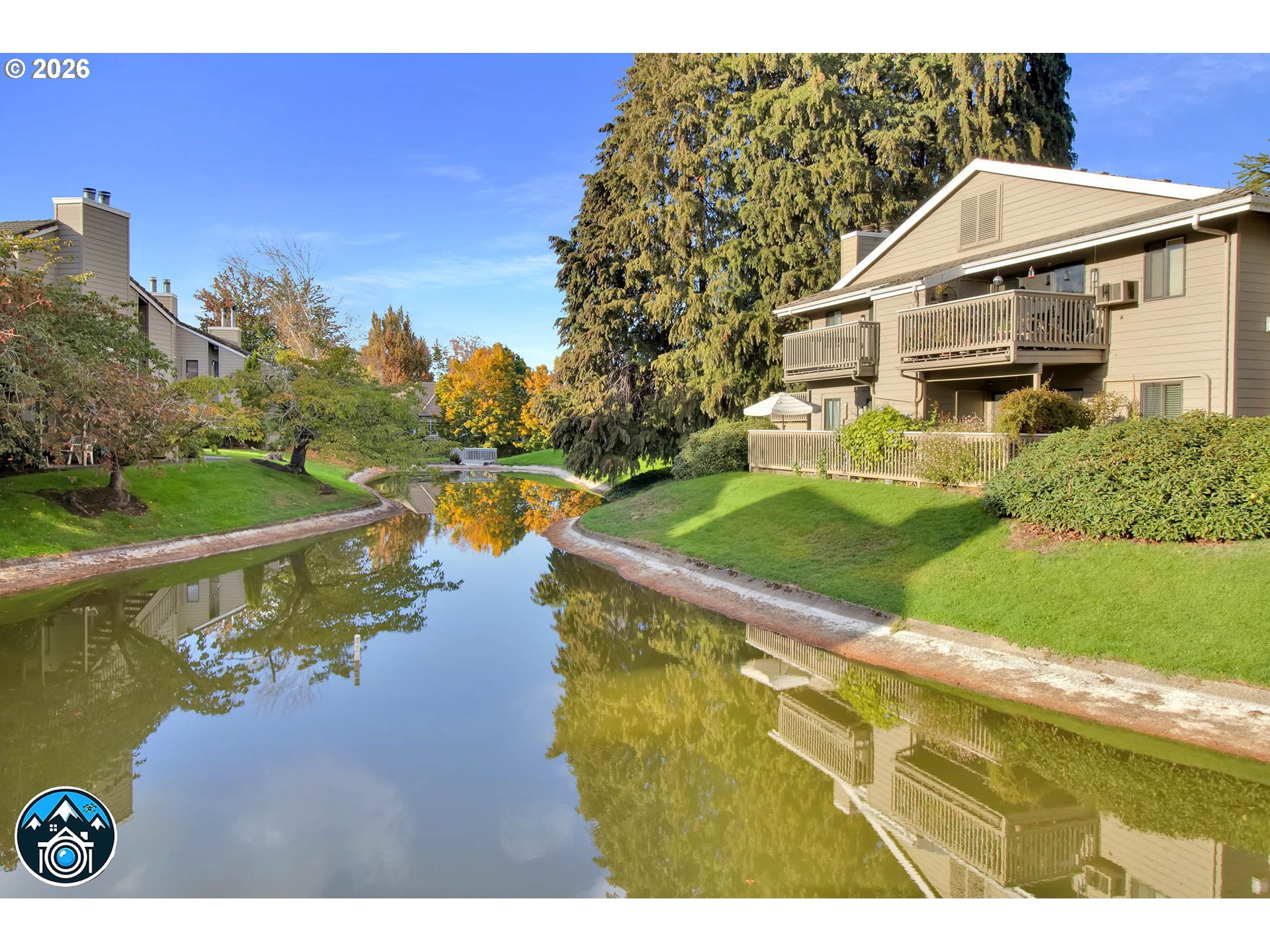 2001 Lake Isle Terrace Eugene, OR 97401 - Photo 34 of 36 a front view of a house with a yard