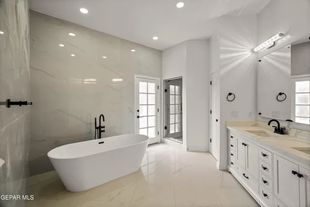 $1,450,000 | 11 Via Placita, El Paso, TX 79927