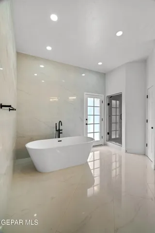 $1,450,000 | 11 Via Placita, El Paso, TX 79927