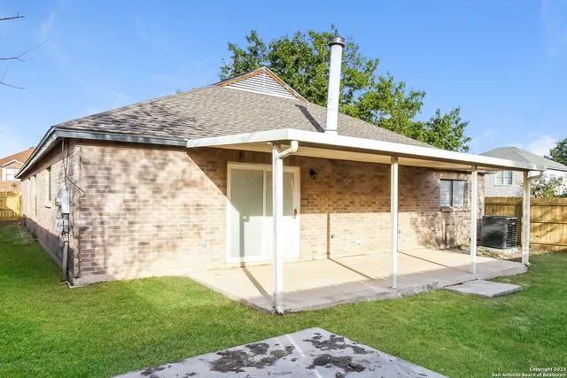 $1,695 | 8182 Cheryl Meadow Drive, Converse, TX 78109