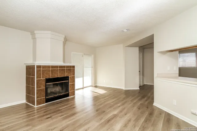 $1,695 | 8182 Cheryl Meadow Drive, Converse, TX 78109