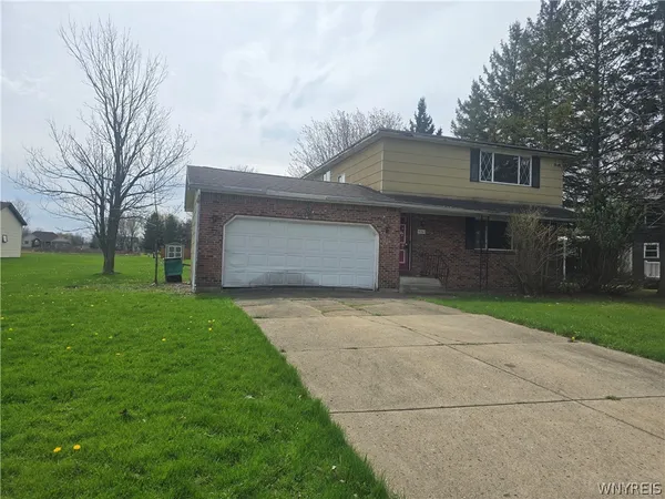 $229,900 | 5741 Berg Road, Orchard Park, NY 14127