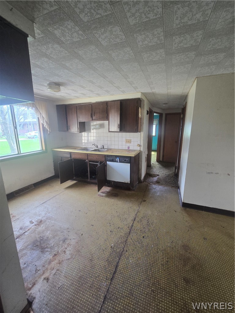 5741 Berg Road Orchard Park, NY 14127 - Photo 4 of 22