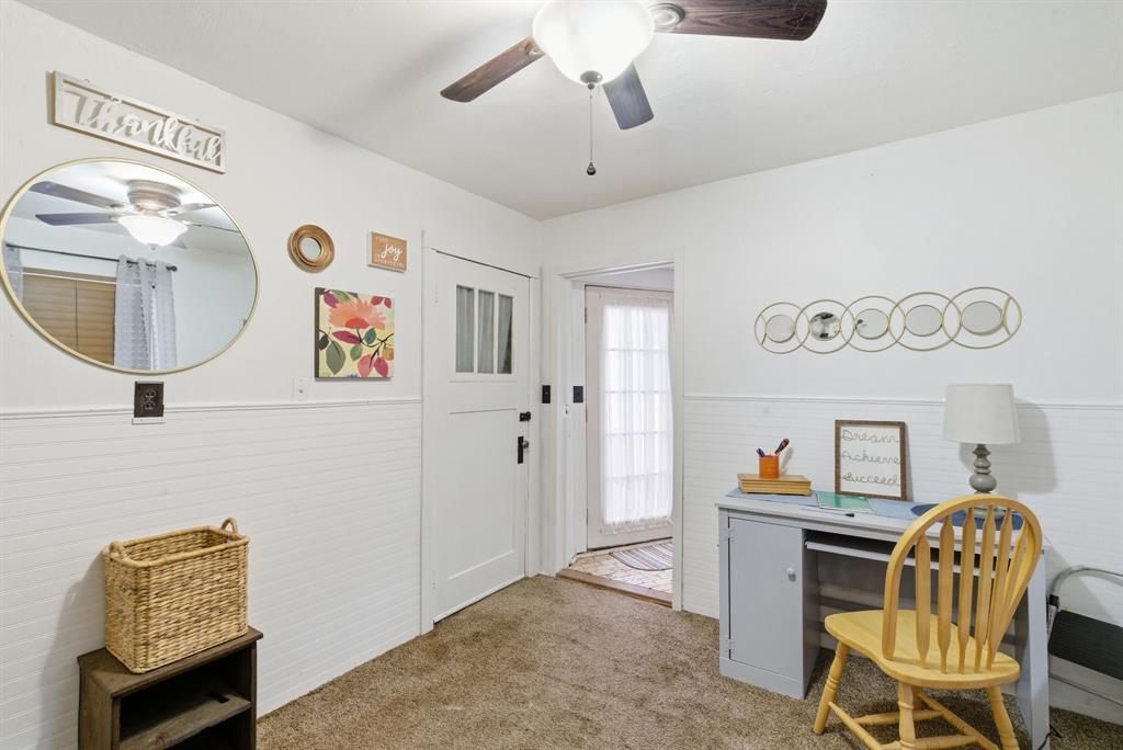 902 North Travis Street De Leon, TX 76444 - Photo 30 of 34 a dining room with furniture and window