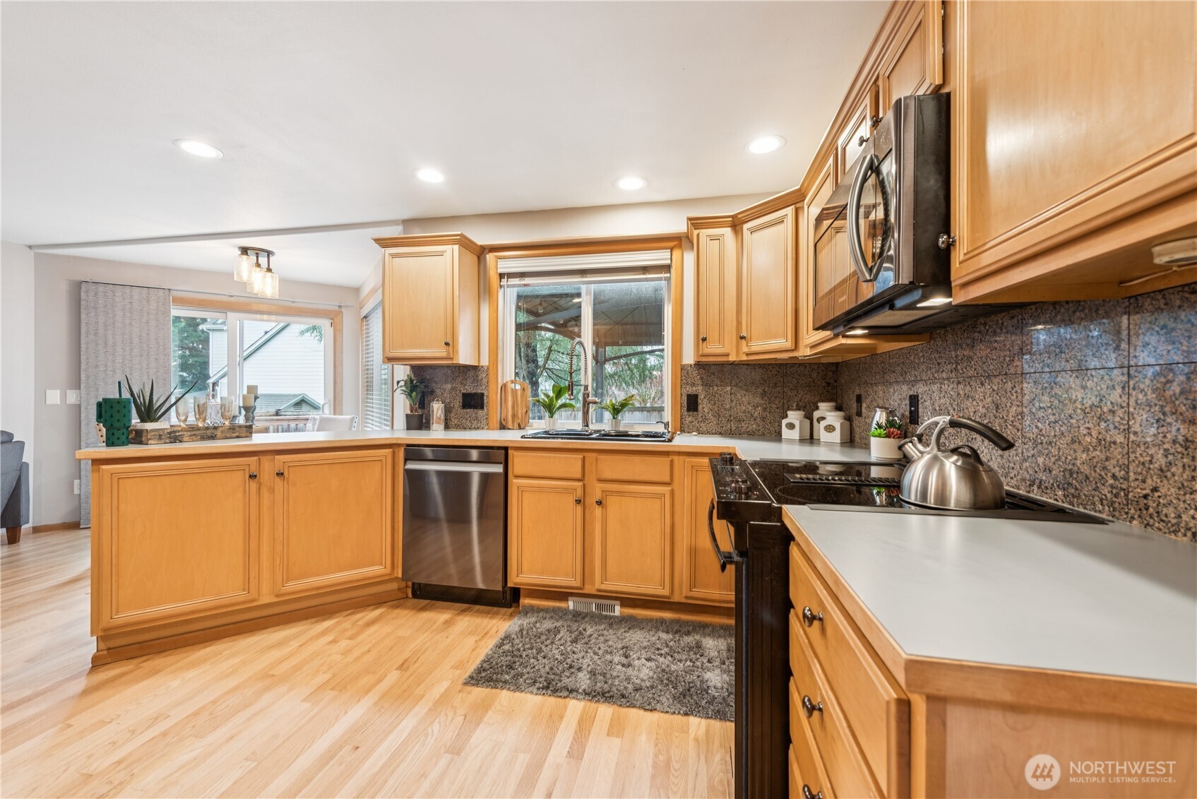 17509 Southeast 257th Street Covington, WA 98042 - Photo 7 of 20