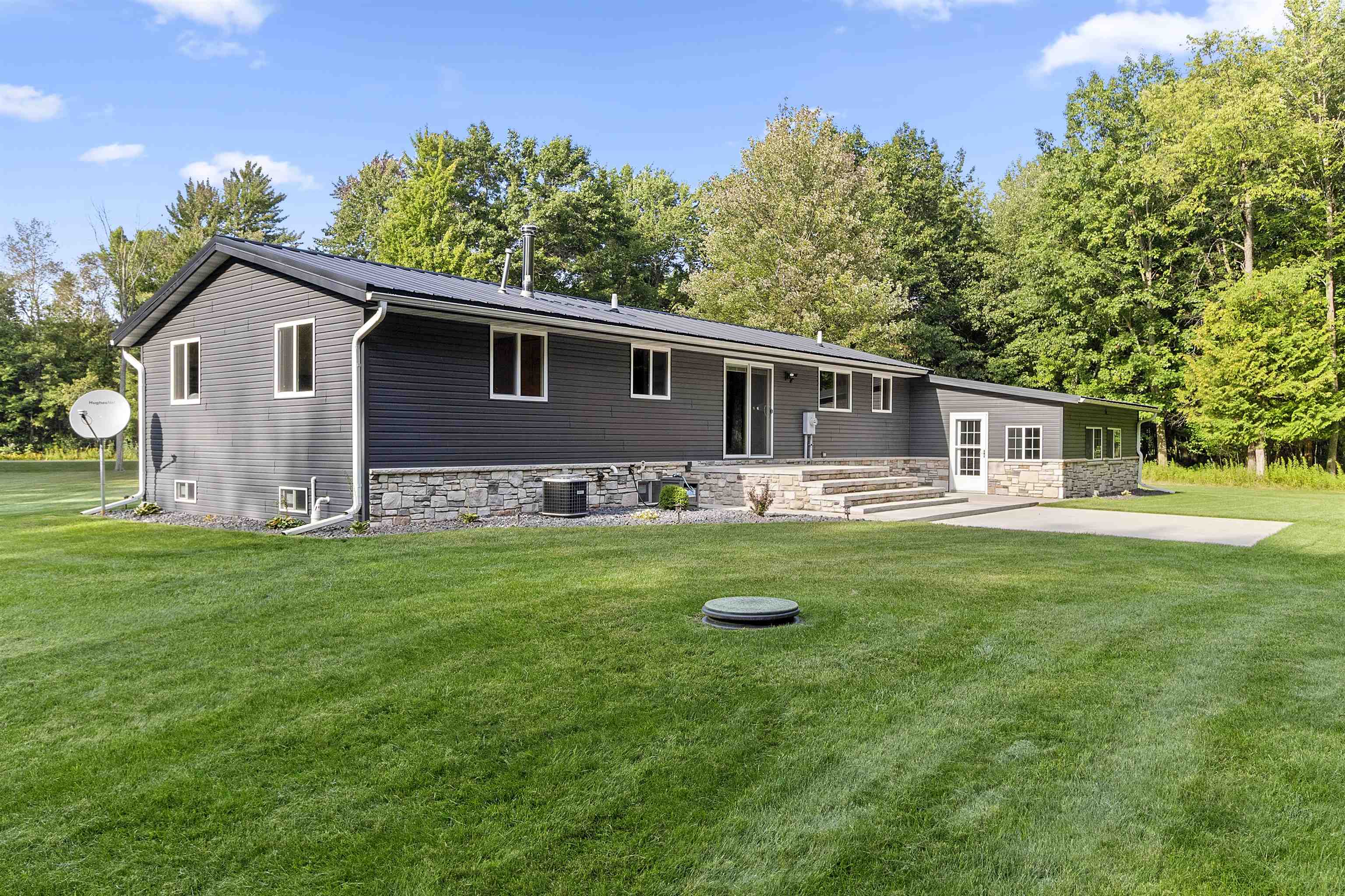W1855 Krause Road Marinette, WI 54143 - Photo 13 of 66 Gallery Image 13