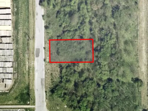 a sign that is in front of a building