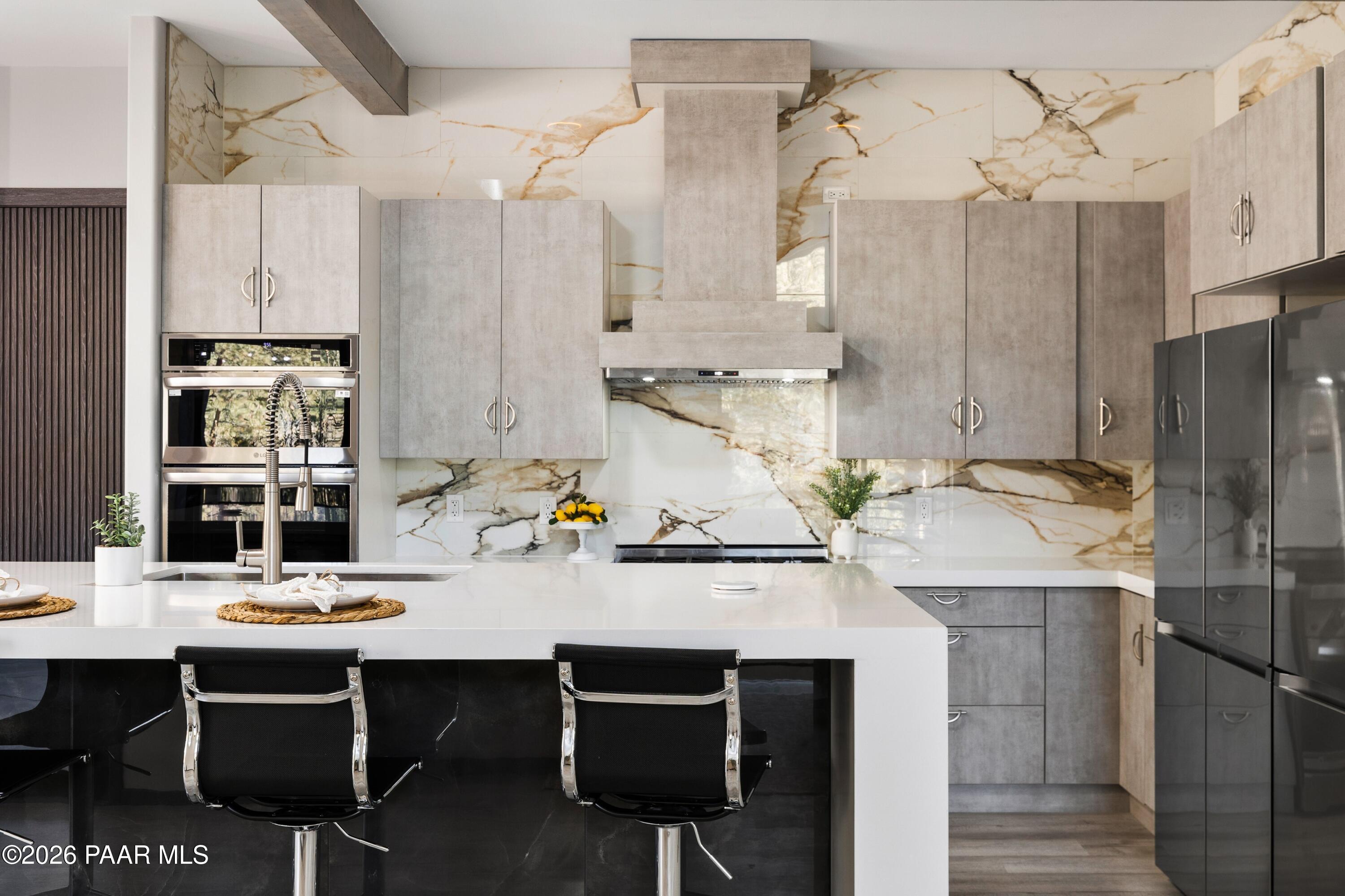 625 Aspen Way Prescott, AZ 86303 - Photo 11 of 48 011_Marble Back splash to ceiling