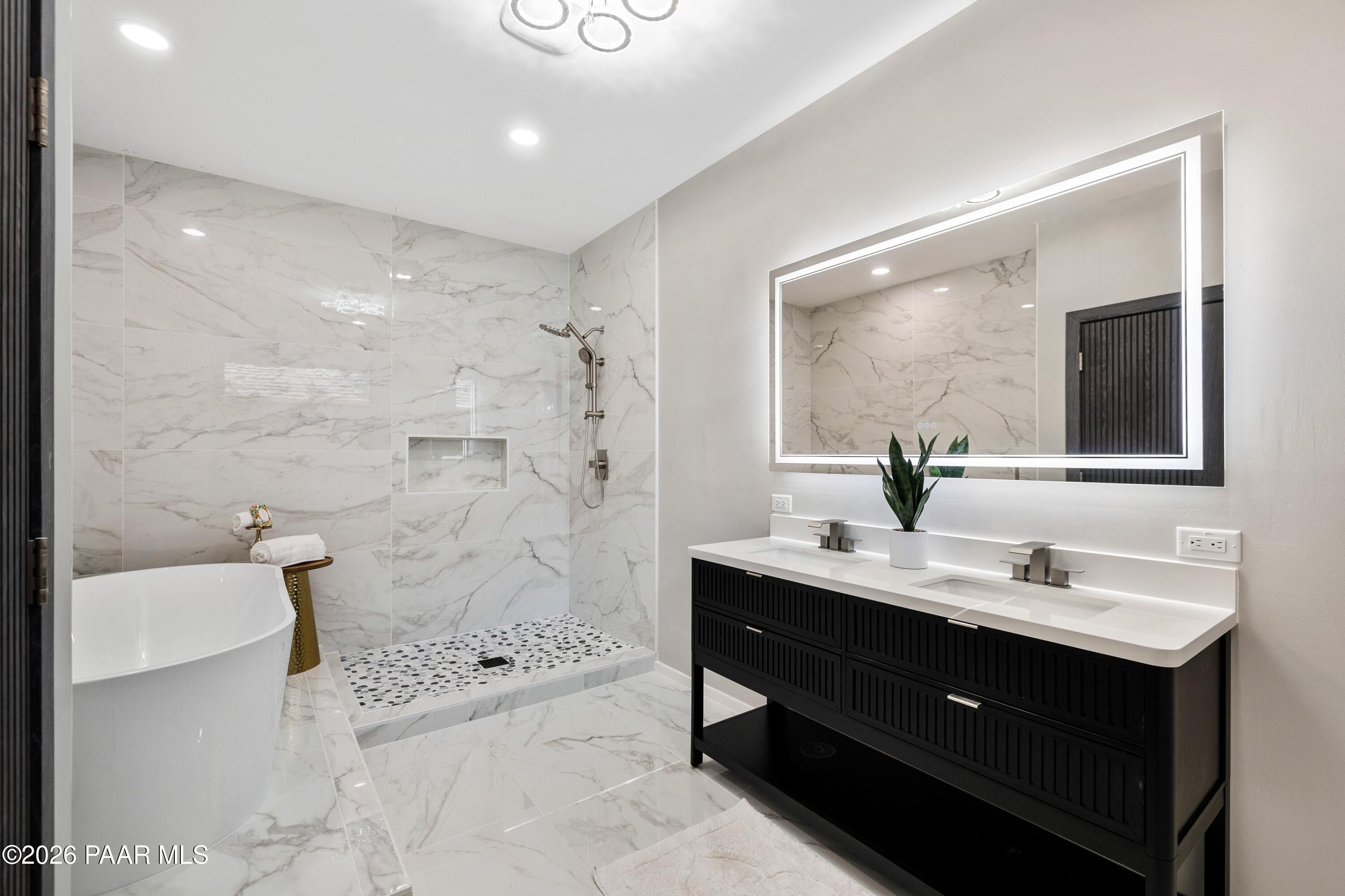 625 Aspen Way Prescott, AZ 86303 - Photo 21 of 48 021_Primary Bathroom