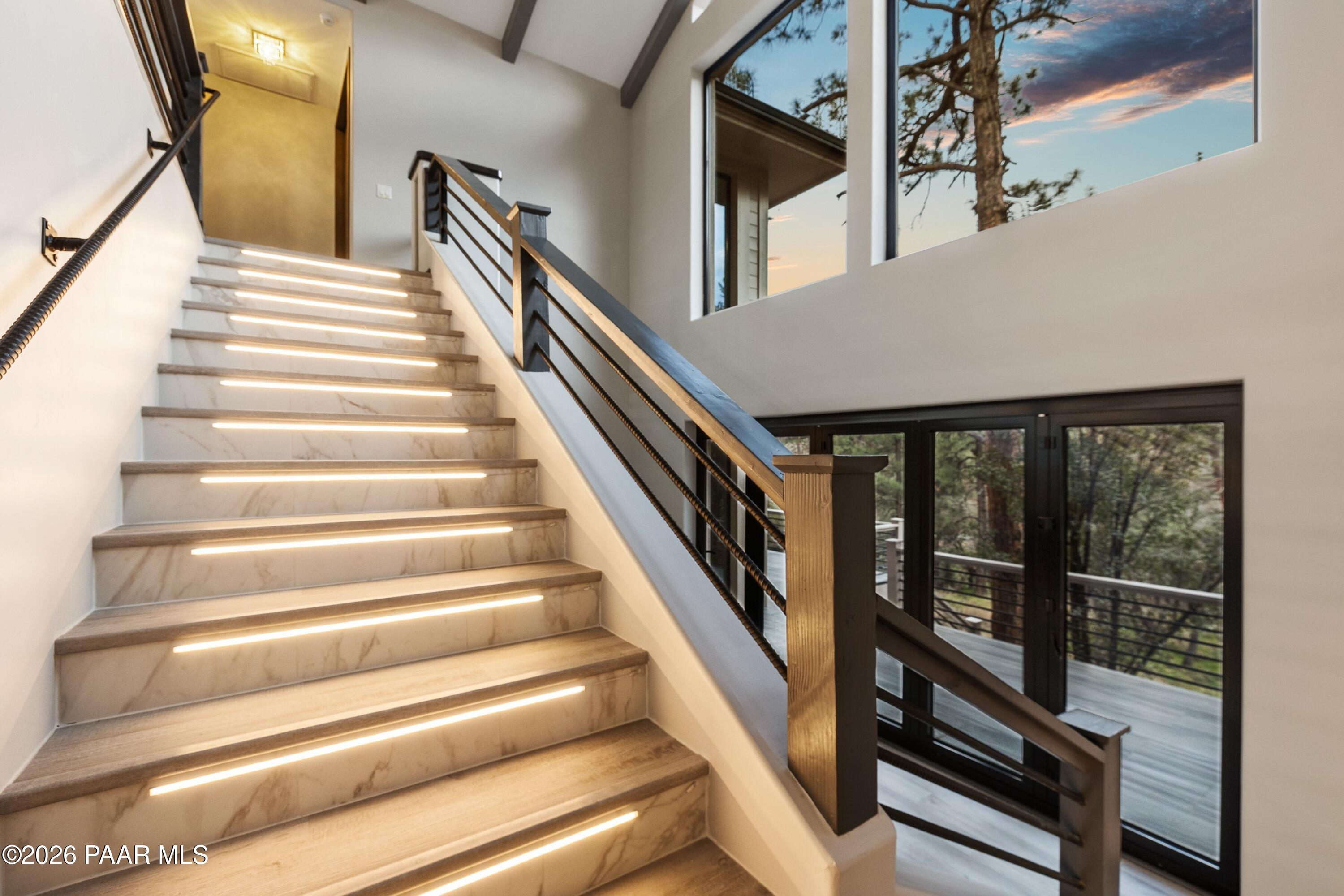 625 Aspen Way Prescott, AZ 86303 - Photo 25 of 48 025_Hollywood light up stairs