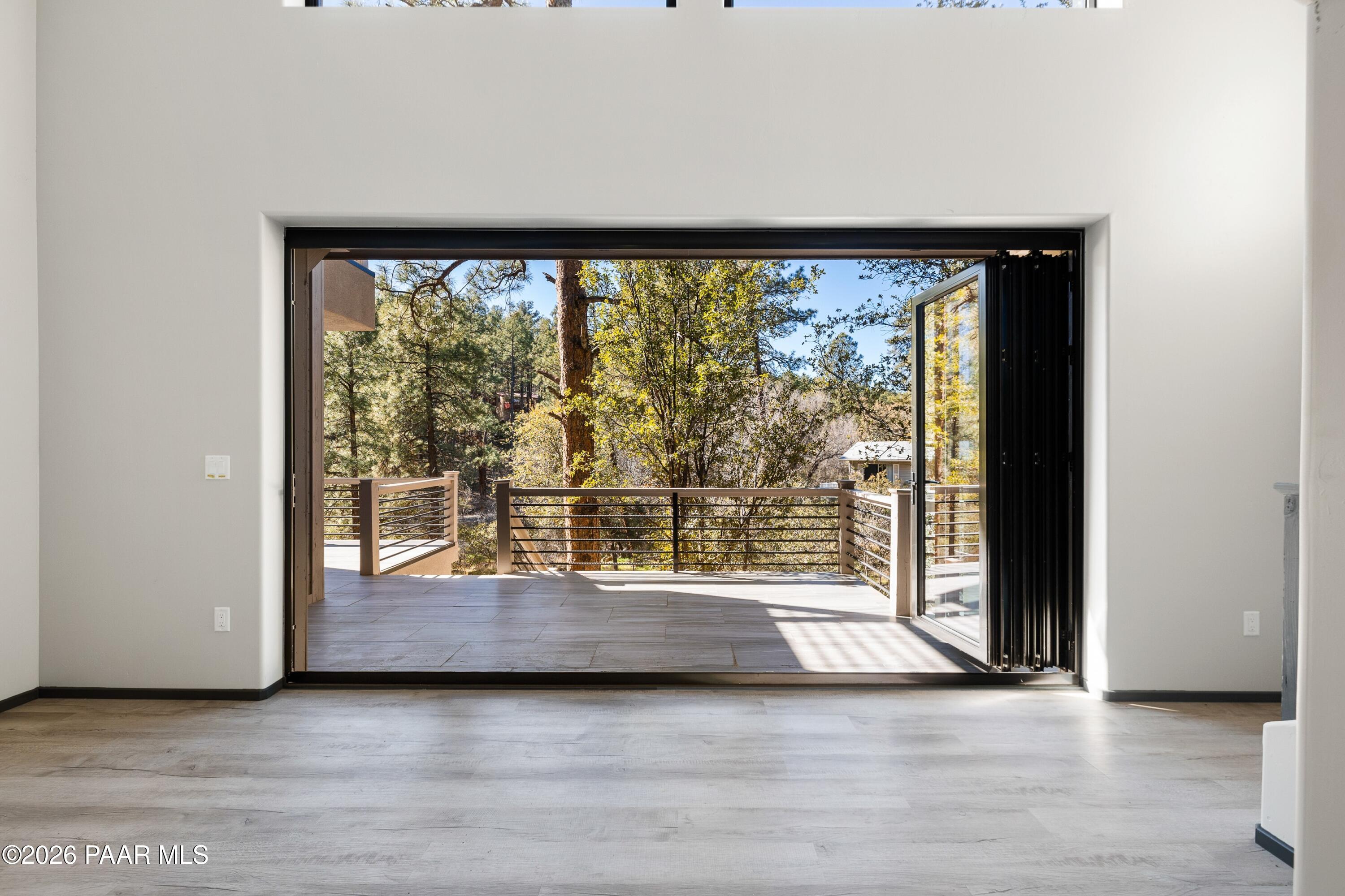 625 Aspen Way Prescott, AZ 86303 - Photo 30 of 48 030_Accordian doors open