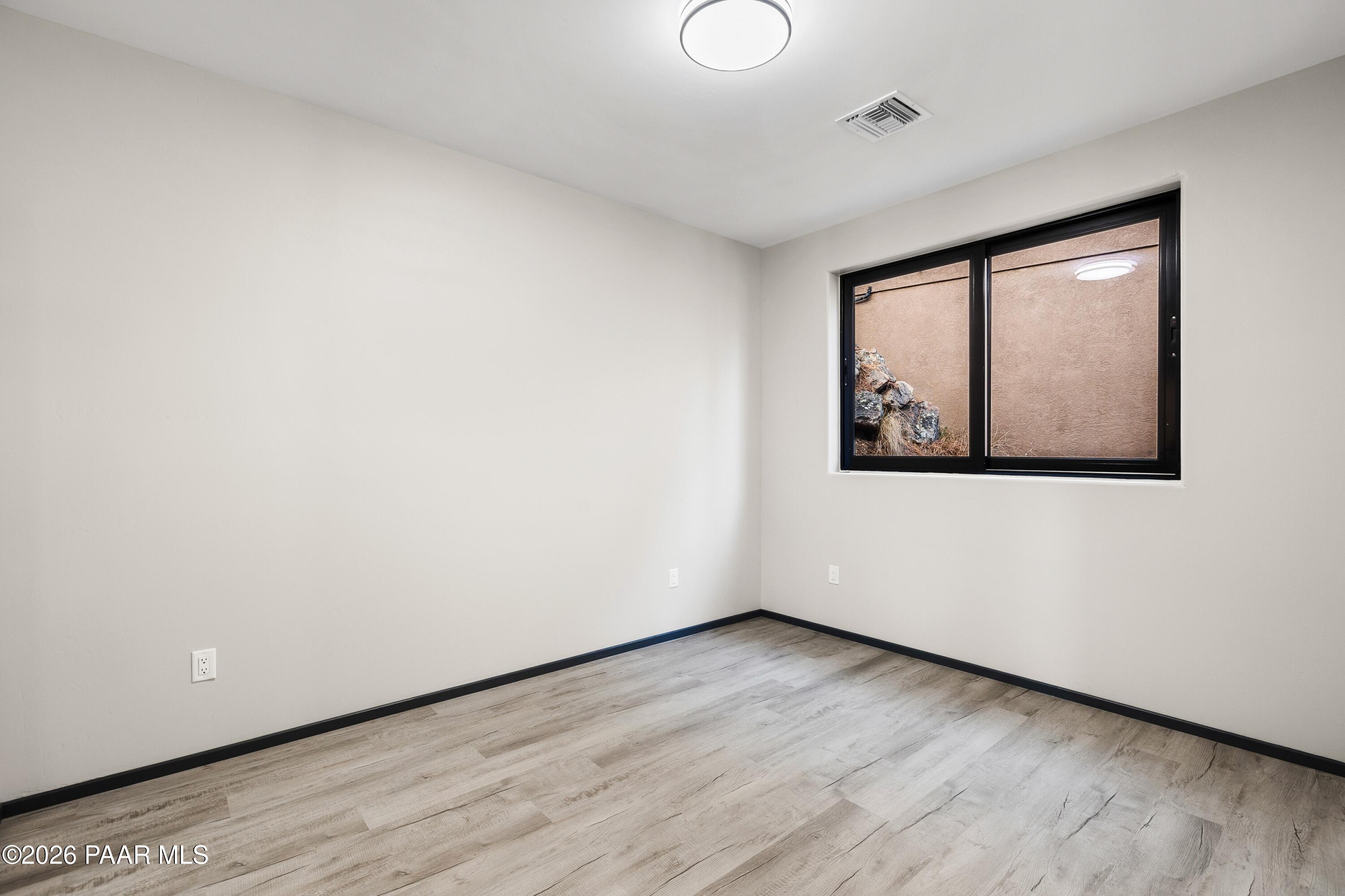 625 Aspen Way Prescott, AZ 86303 - Photo 41 of 48 042_Bedroom 4 down