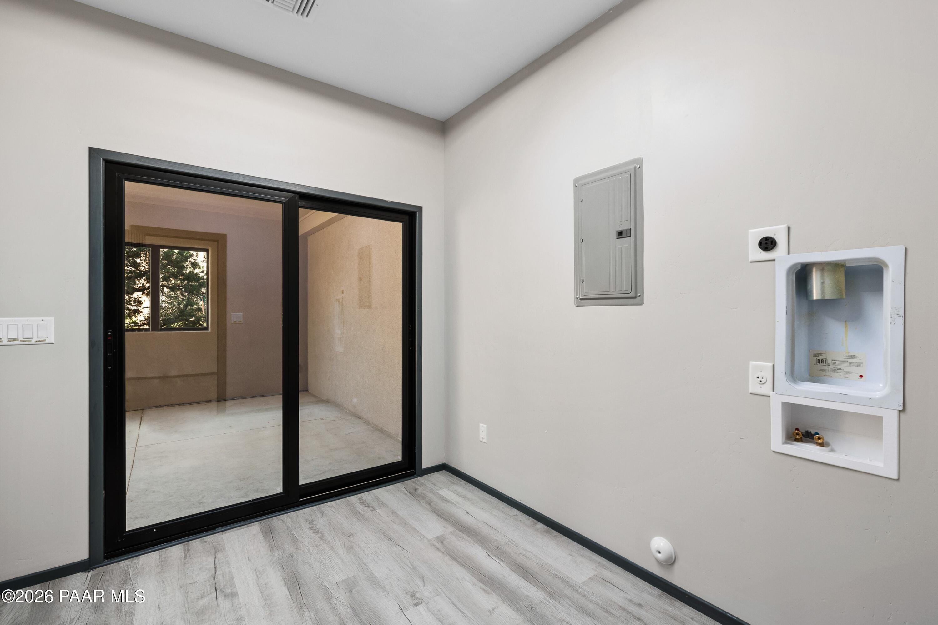 625 Aspen Way Prescott, AZ 86303 - Photo 42 of 48 043_Laundry