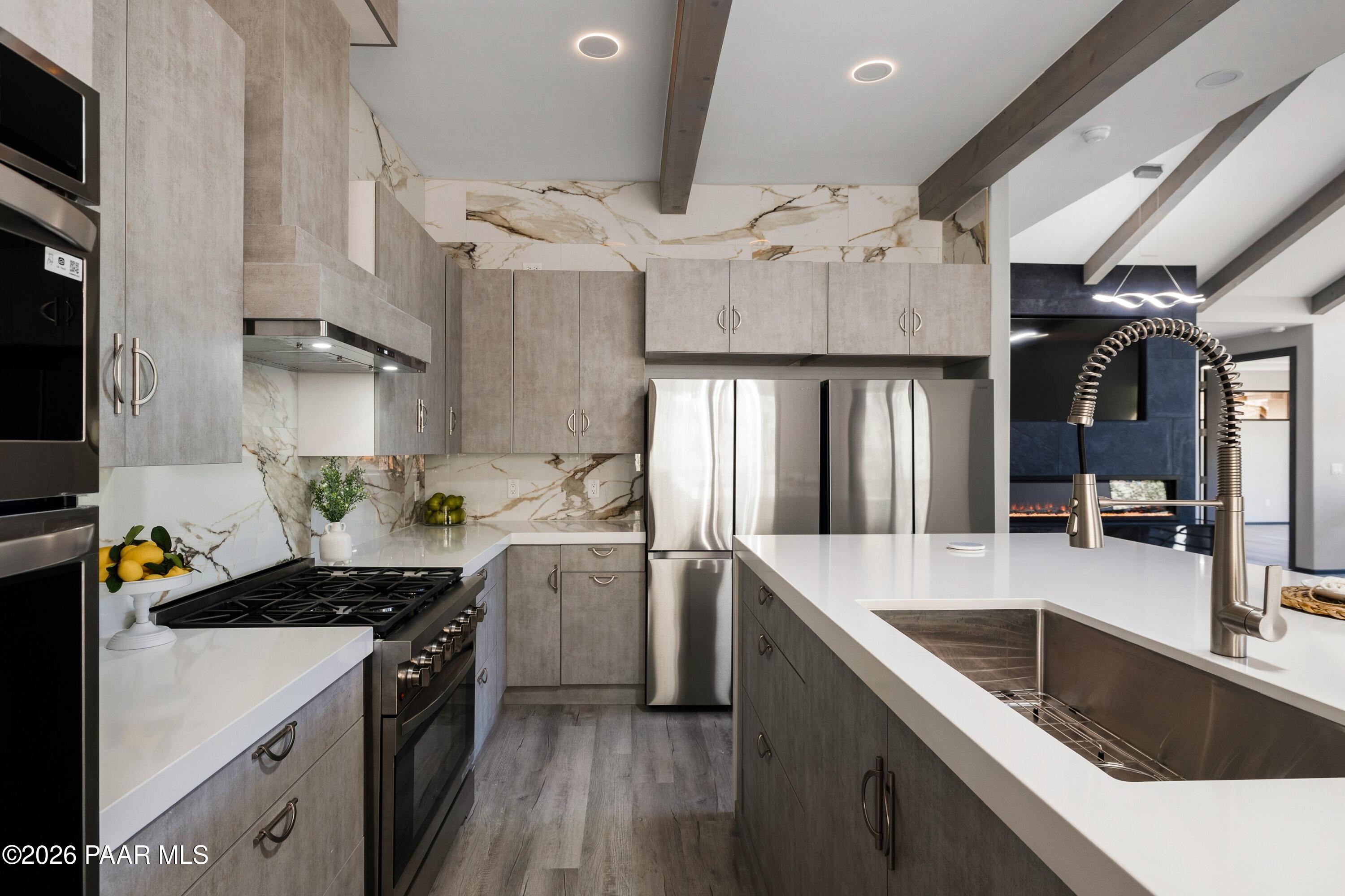 625 Aspen Way Prescott, AZ 86303 - Photo 10 of 48 010_Gas Range