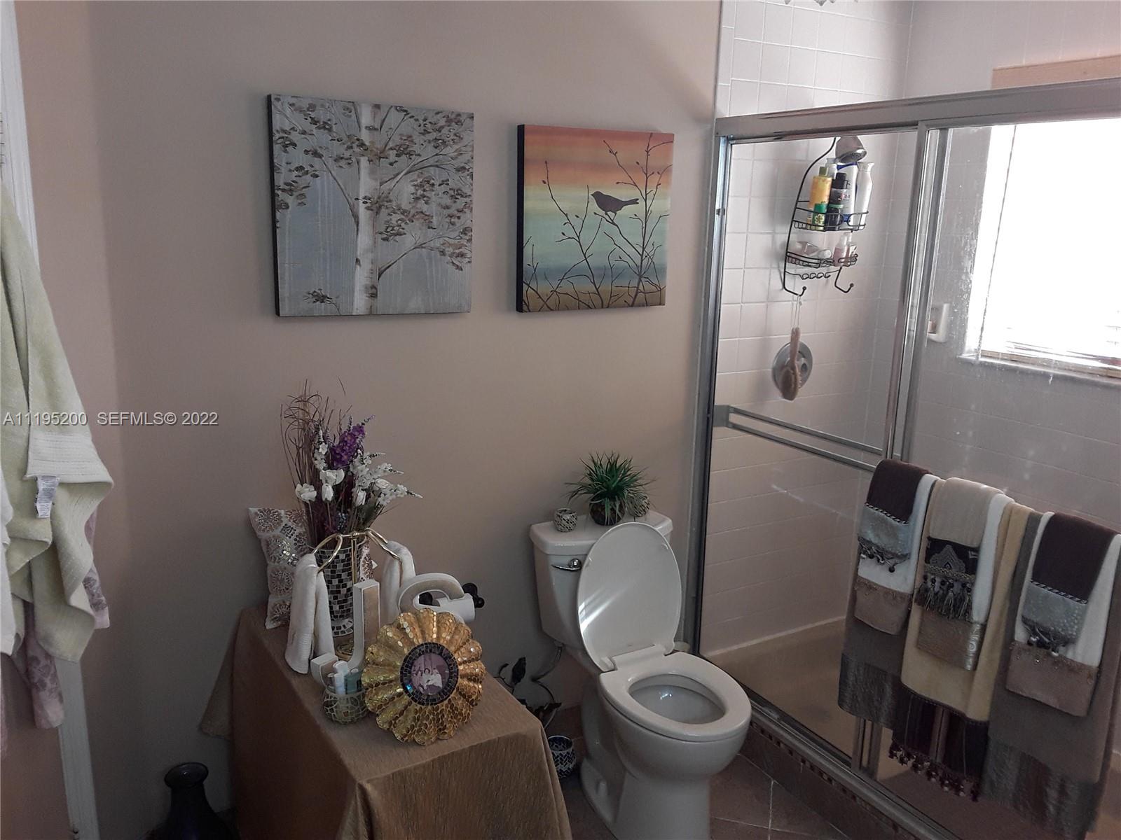 6810 Via Regina, Unit 40 Boca Raton, FL 33433 - Photo 24 of 45 Master bath