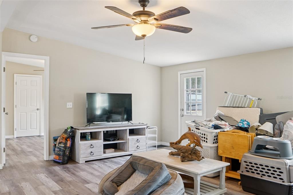 9550 Northeast 92nd Place Bronson, FL 32621 - Photo 7 of 30