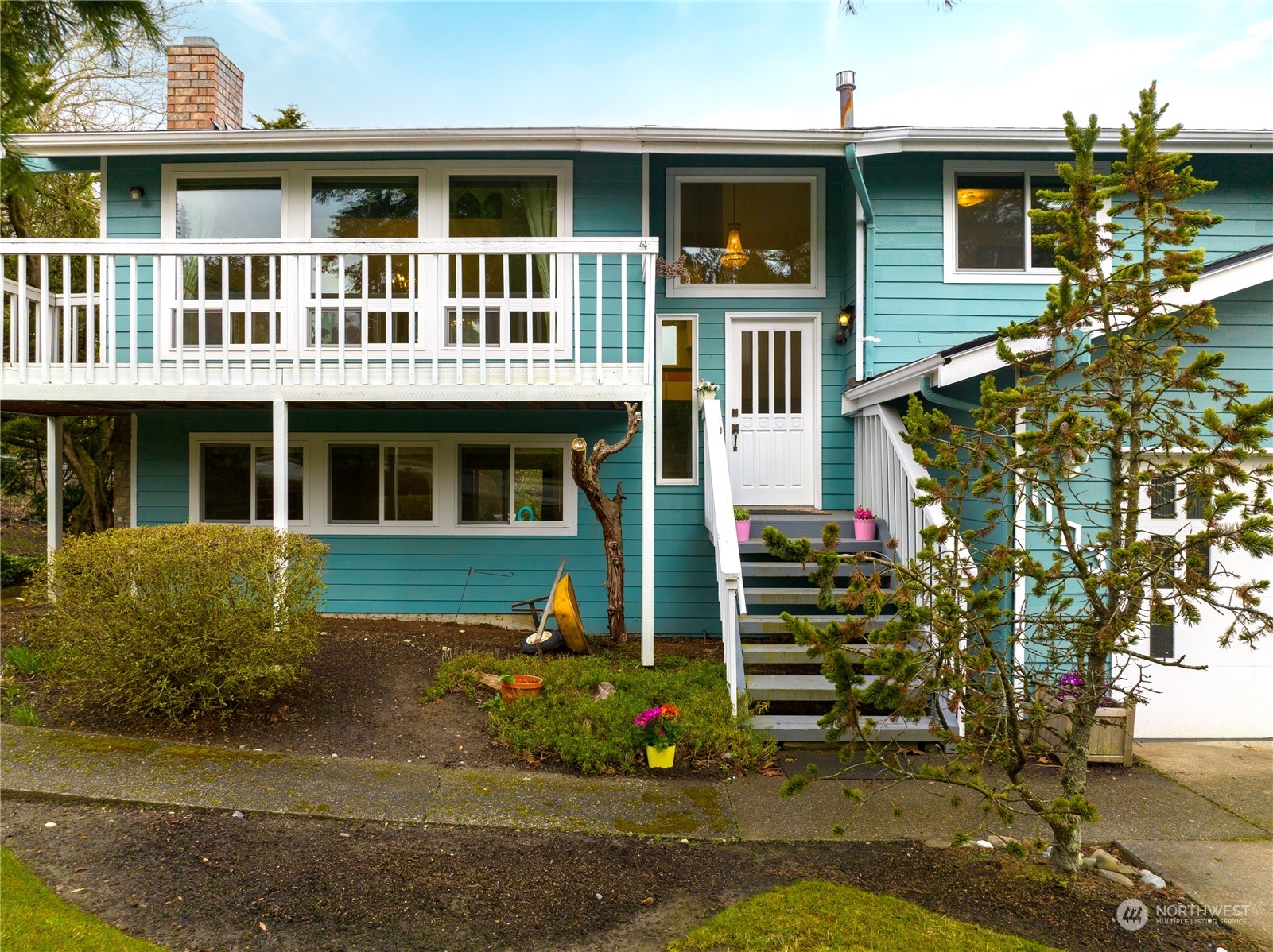 1103 North Waugh Road Mount Vernon, WA 98273 - Photo 2 of 38 Gallery Image 2