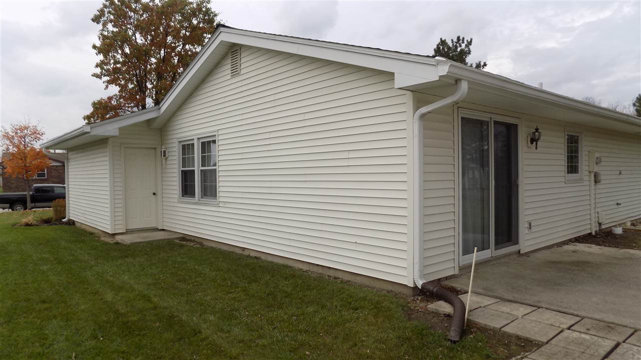 121 Bellmont Boulevard Decatur, IN 46733 - Photo 3 of 27
