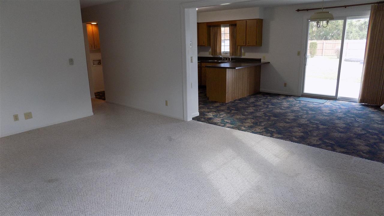121 Bellmont Boulevard Decatur, IN 46733 - Photo 8 of 27