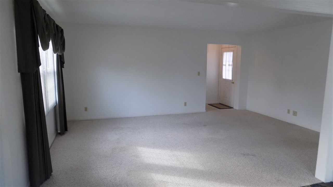 121 Bellmont Boulevard Decatur, IN 46733 - Photo 9 of 27