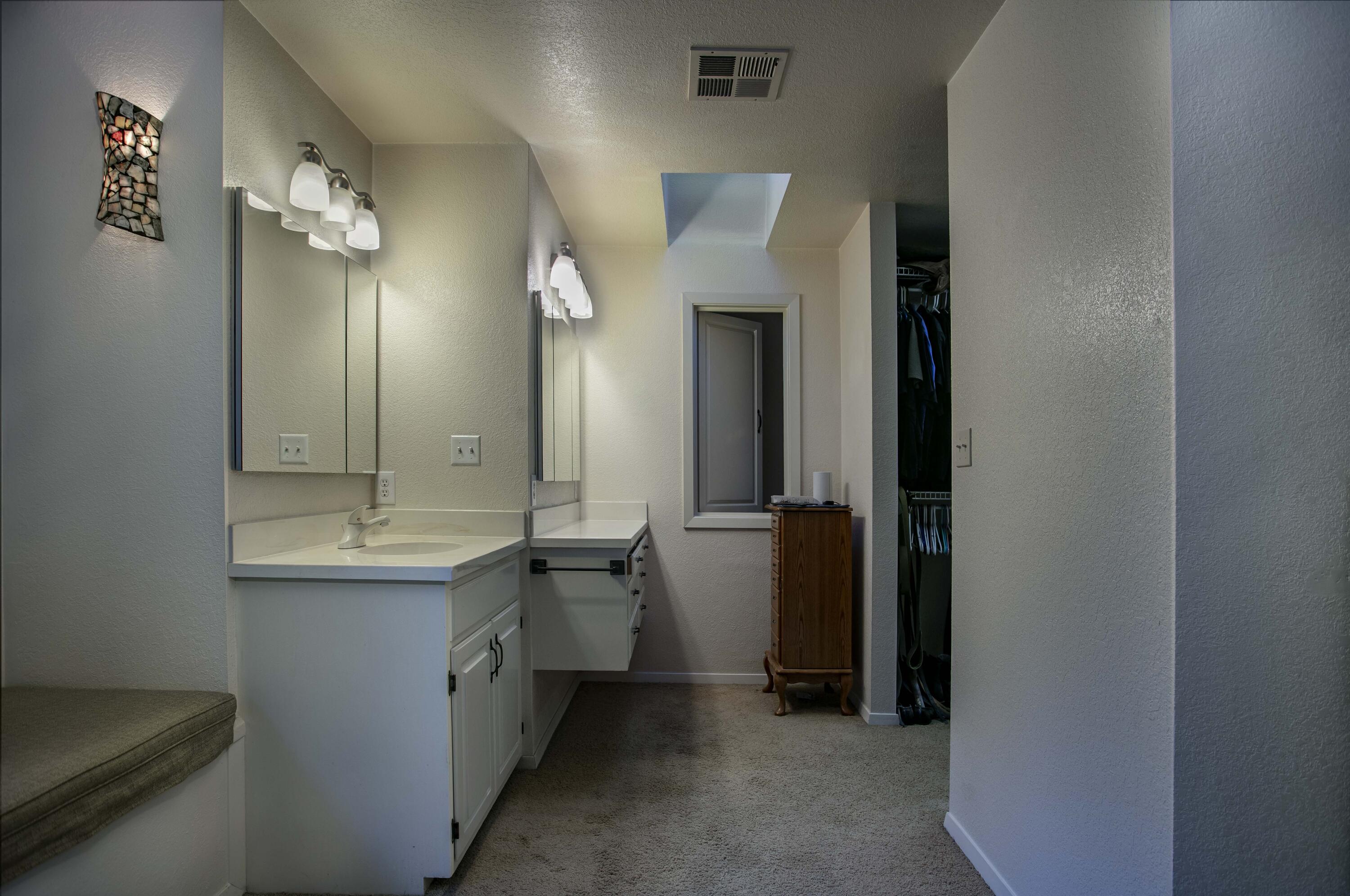 285 Riessen Road Grants Pass, OR 97526 - Photo 56 of 59 Bathroom