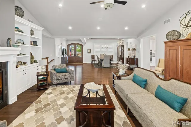 $1,200,000 | 4715 Richland Woods Court, Alton, IL 62002