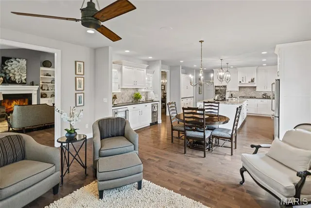 $1,200,000 | 4715 Richland Woods Court, Alton, IL 62002