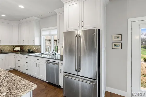 $1,100,000 | 4715 Richland Woods Court, Alton, IL 62002