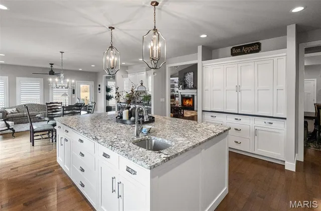 $1,200,000 | 4715 Richland Woods Court, Alton, IL 62002