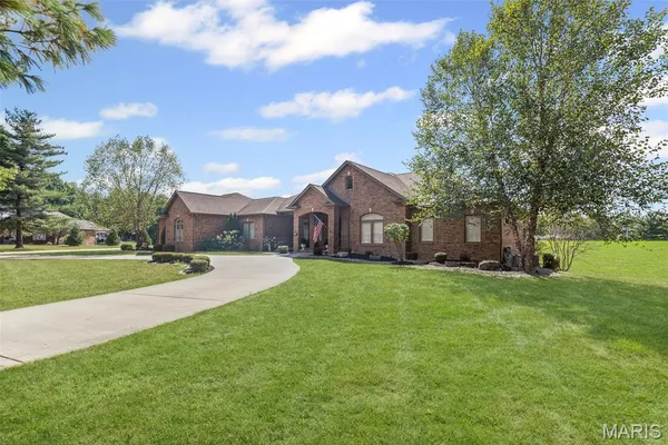 $1,100,000 | 4715 Richland Woods Court, Alton, IL 62002