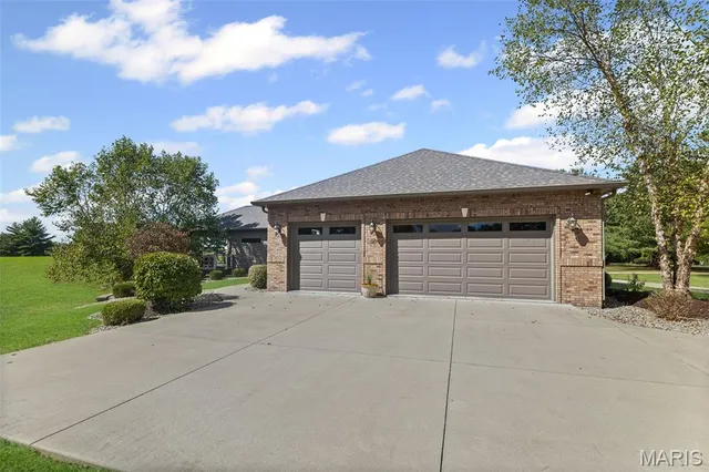 $1,200,000 | 4715 Richland Woods Court, Alton, IL 62002