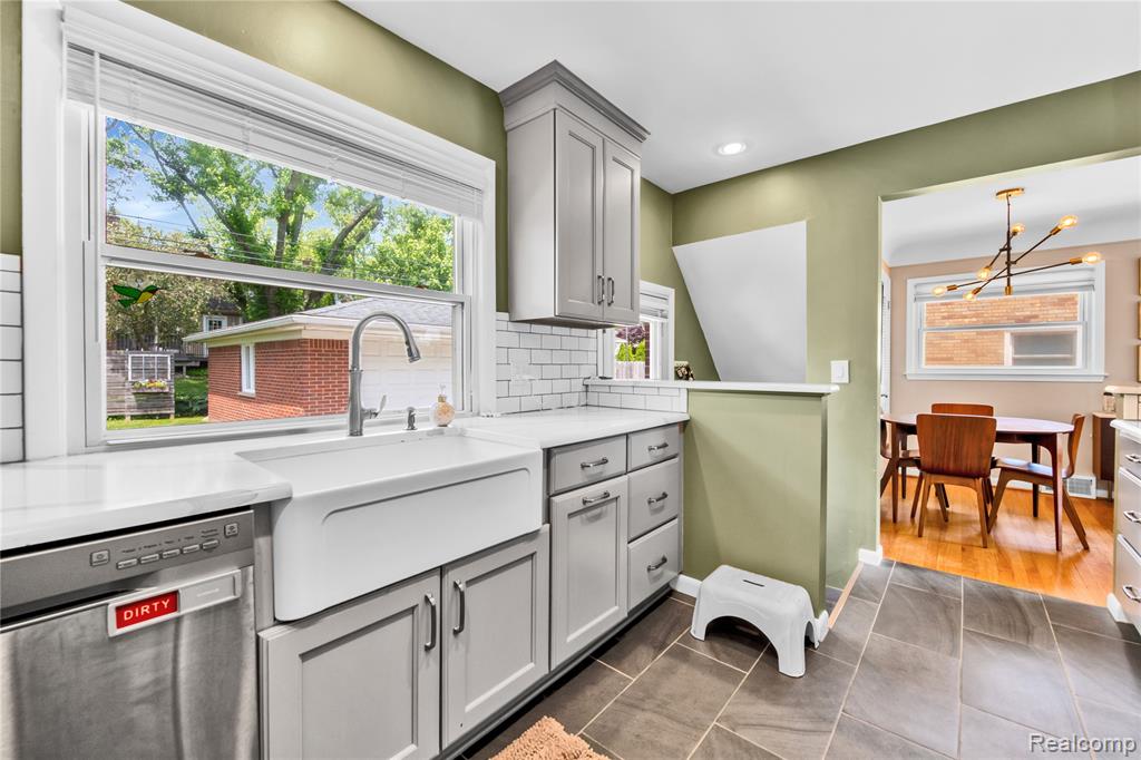 4006 Highfield Road Royal Oak, MI 48073 - Photo 7 of 31 Gallery Image 7