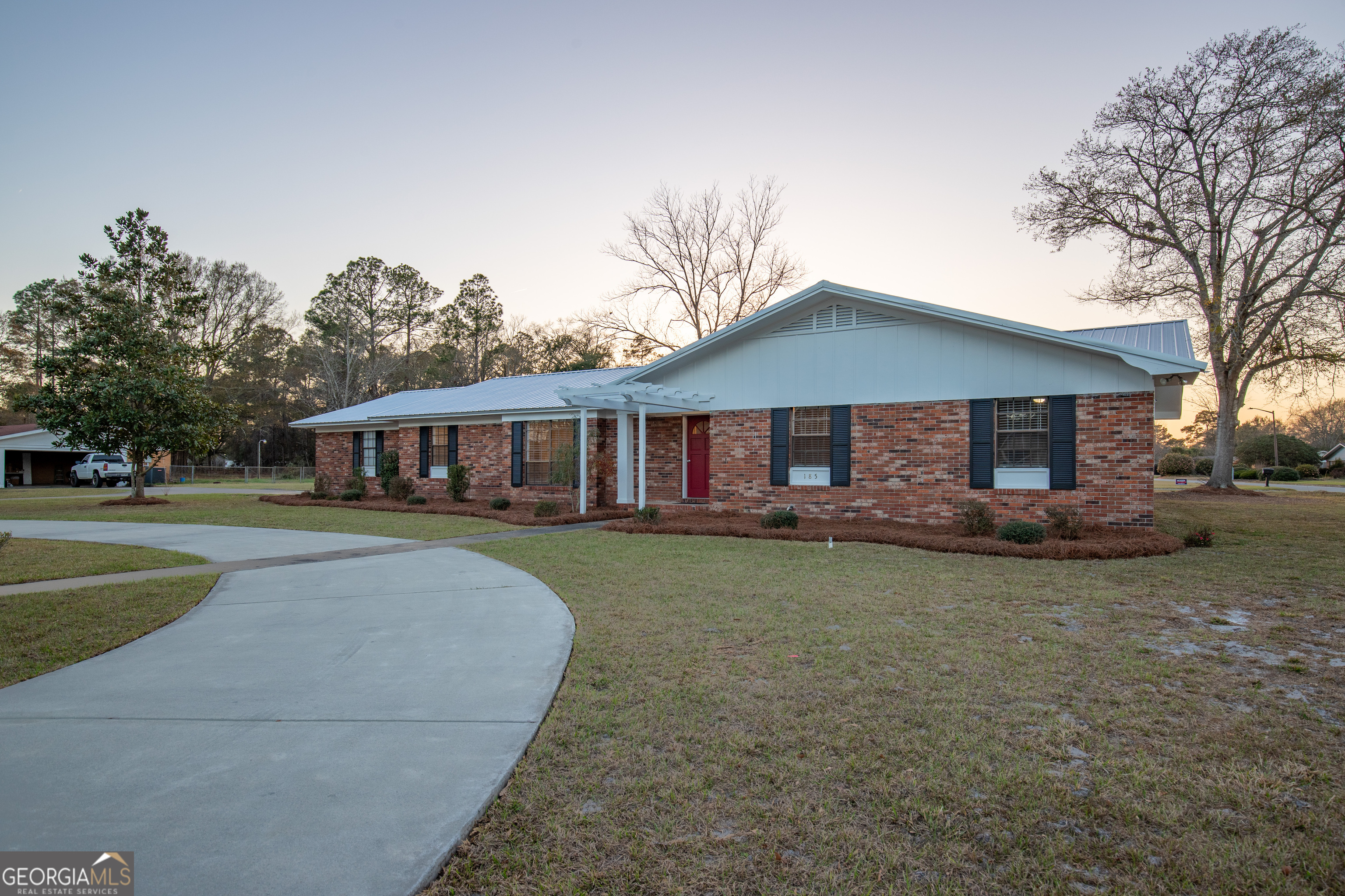 185 Pierce Street Jesup, GA 31545 - Photo 3 of 39