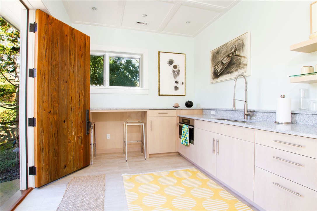 79 Shore Road Bristol, RI 02809 - Photo 12 of 47 Tea House Kitchen