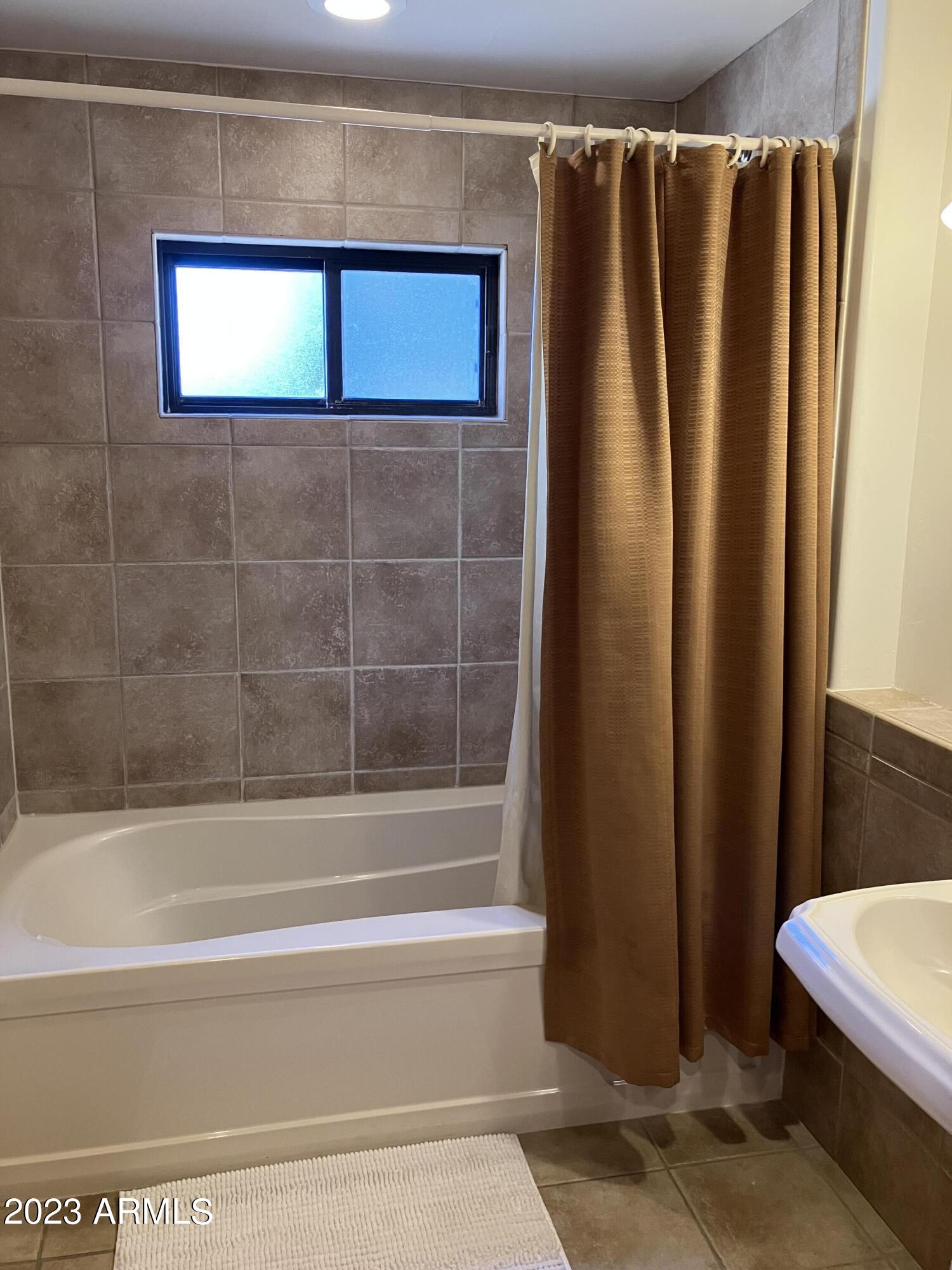 36601 North Mule Train Road, Unit 29C Carefree, AZ 85377 - Photo 25 of 33 Junior Bath