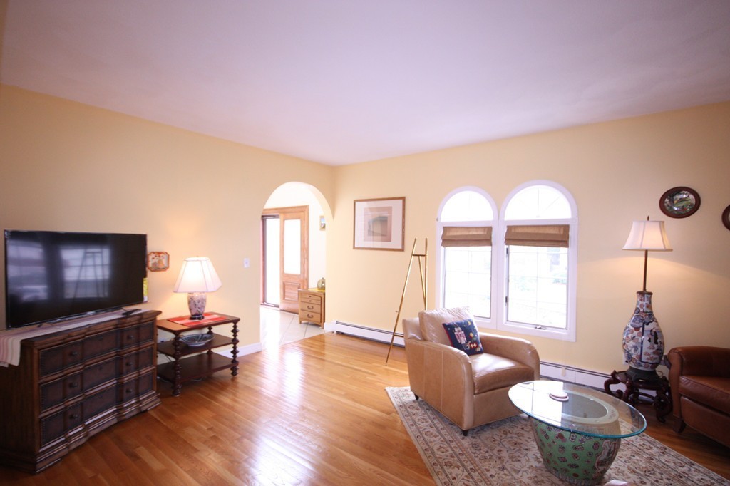 203 Gardiner Road Quincy, MA 02169 - Photo 2 of 14 Gallery Image 2