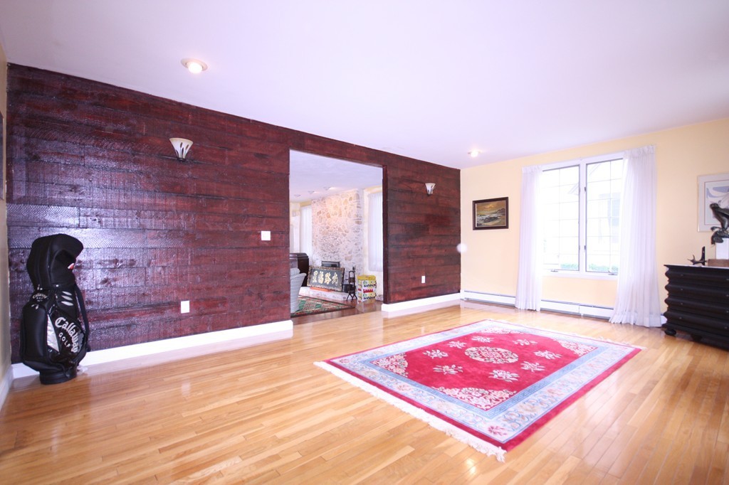203 Gardiner Road Quincy, MA 02169 - Photo 4 of 14 Gallery Image 4