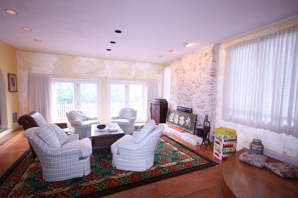 203 Gardiner Road Quincy, MA 02169 - Photo 5 of 14 Gallery Image 5