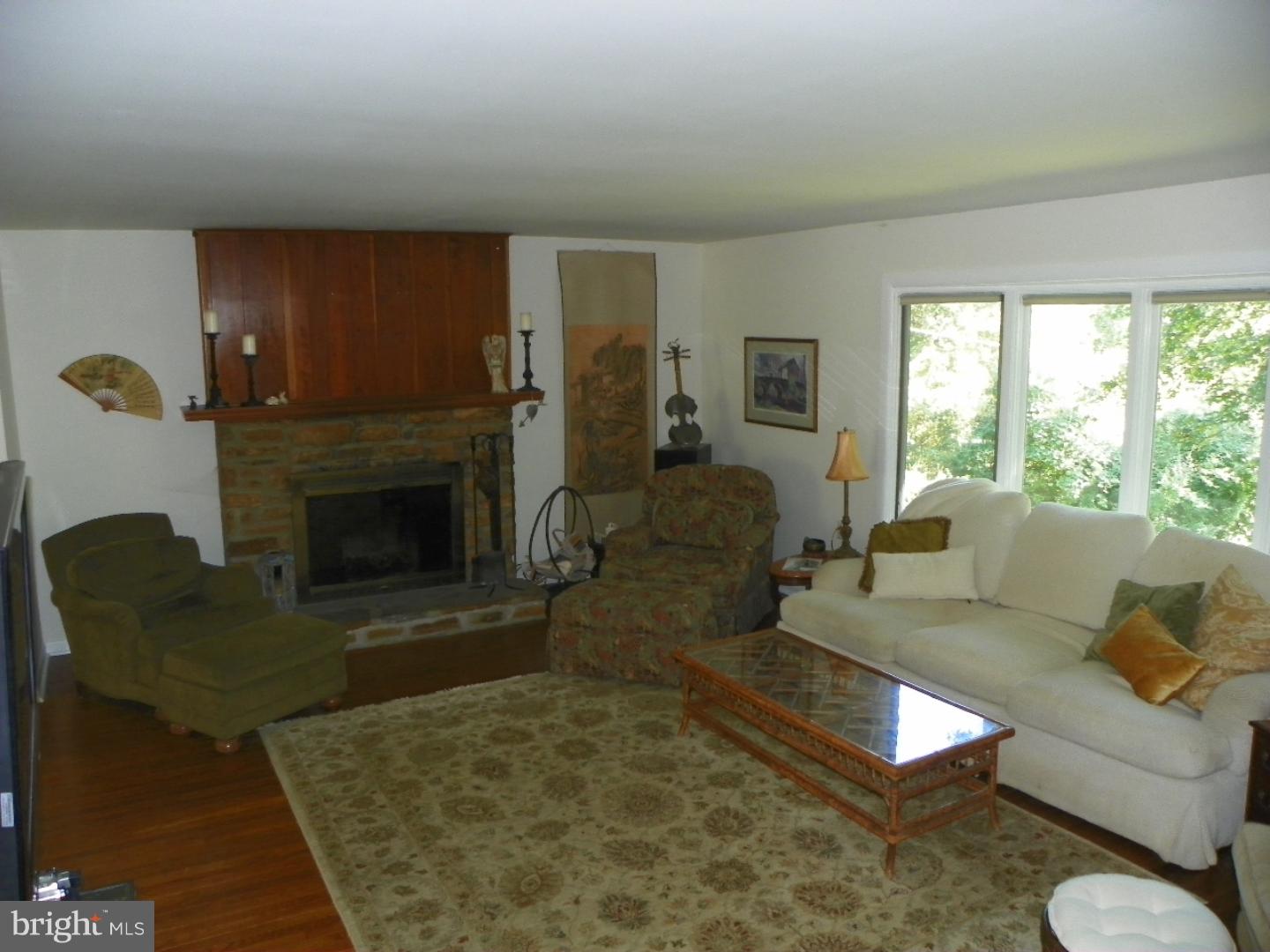 222 Spring Road Malvern, PA 19355 - Photo 6 of 24 Living Room