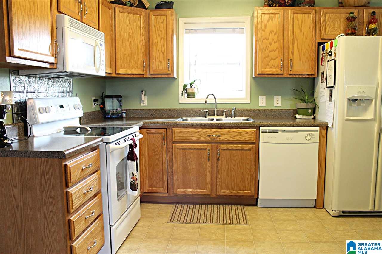 232 Warren Drive Weaver, AL 36277 - Photo 5 of 18